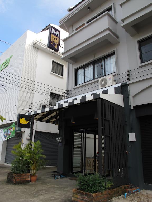 Mbed Phuket Vandrarhem Exteriör bild