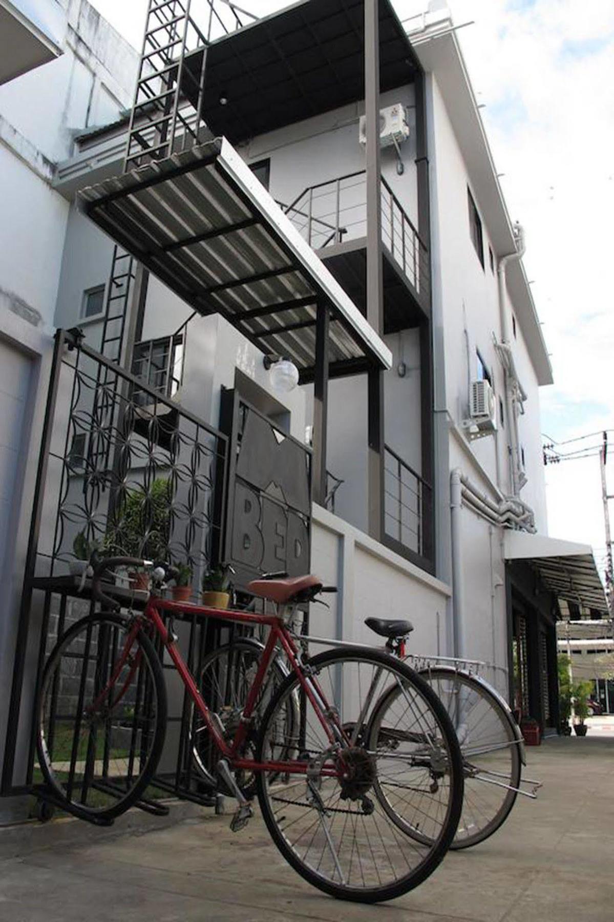Mbed Phuket Vandrarhem Exteriör bild